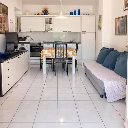 M355 - Marcelli, Bilocale Con Giardino E Parcheggio Appartamento Marcelli