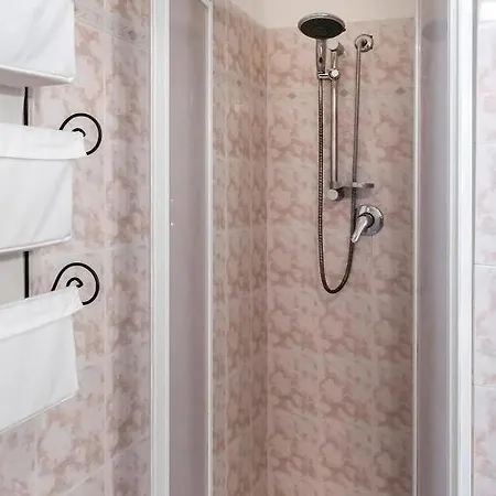 M355 - Marcelli, Bilocale Con Giardino E Parcheggio * Marcelli