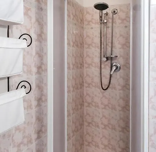 M355 - Marcelli, Bilocale Con Giardino E Parcheggio * Marcelli